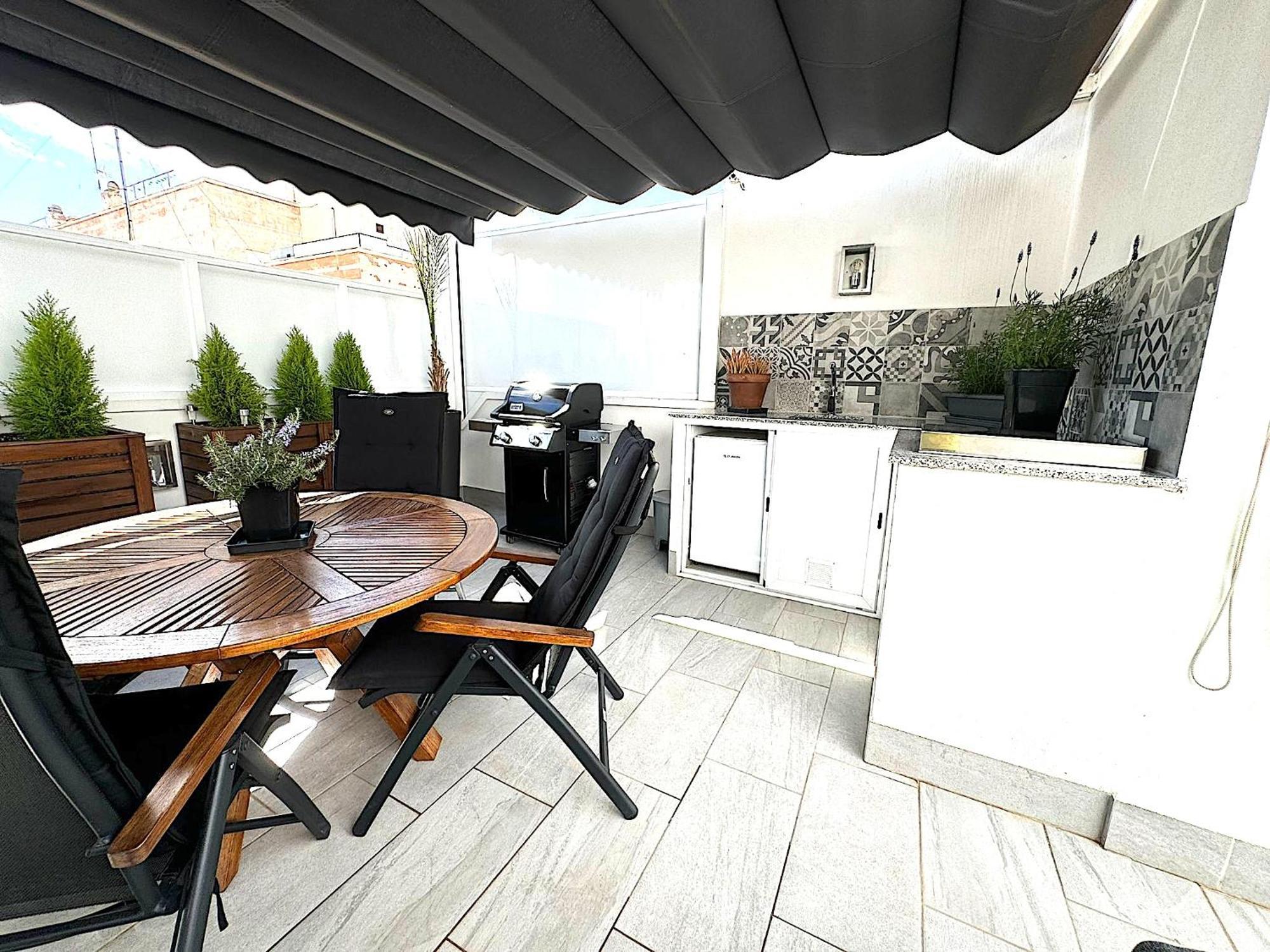 Atico Con Privado Jacuzzi , 1 Min Walk De Playa Apartment *