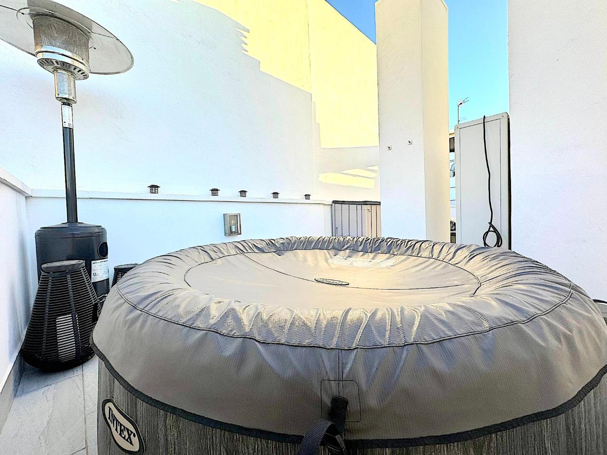 Atico Con Privado Jacuzzi , 1 Min Walk De Playa *